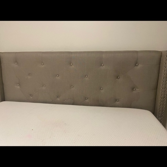 QUEEN SIZE BED FRAME